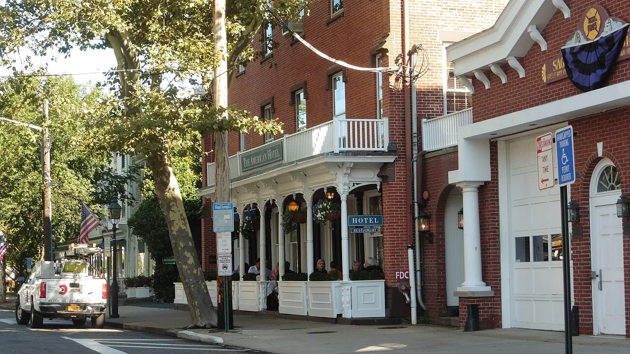 The American Hotel, Sag Harbor: American Hotel, Main St., Sag Harbor